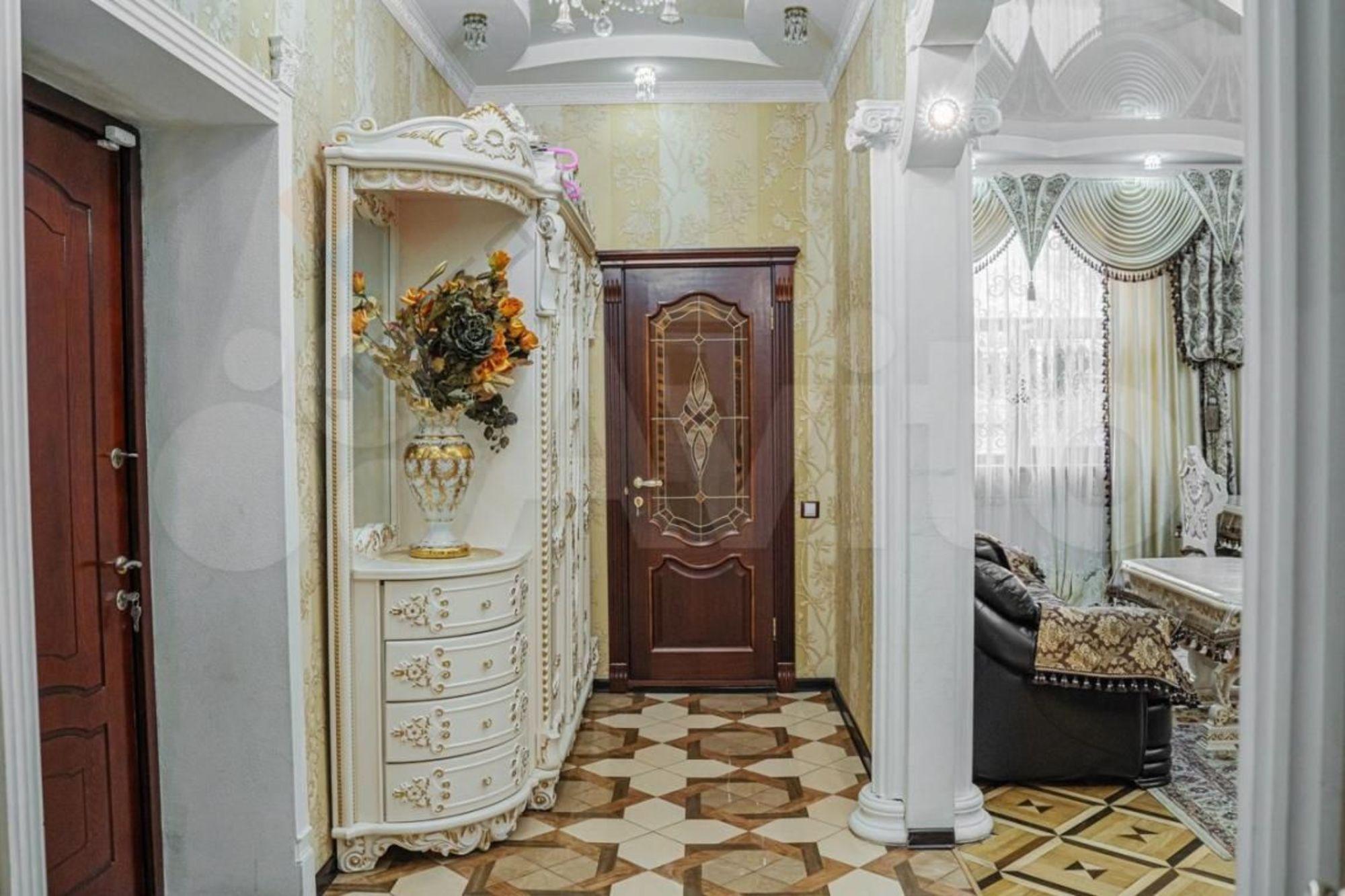 Купить дачу, дом, коттедж за 38 000 000 рублей на Атамана Лысенко ул, 29
