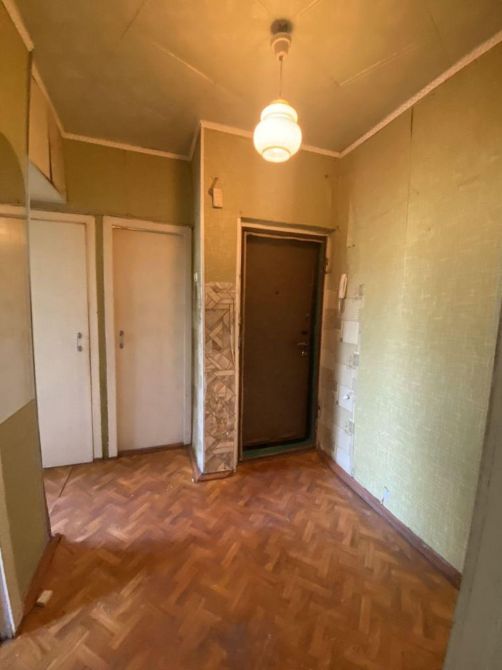 4-комн квартира Толстого ул, 6