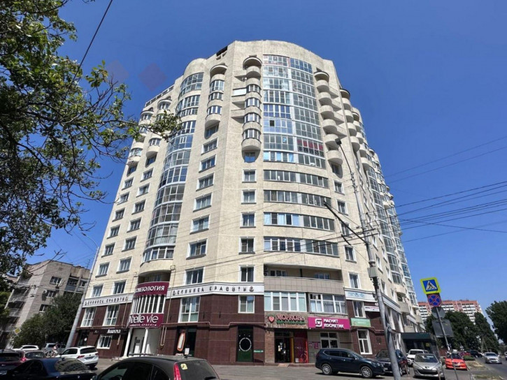 4-комн квартира Лузана ул, 23