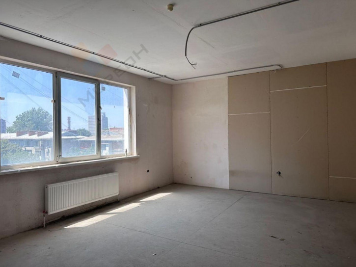 4-комн квартира Лузана ул, 23