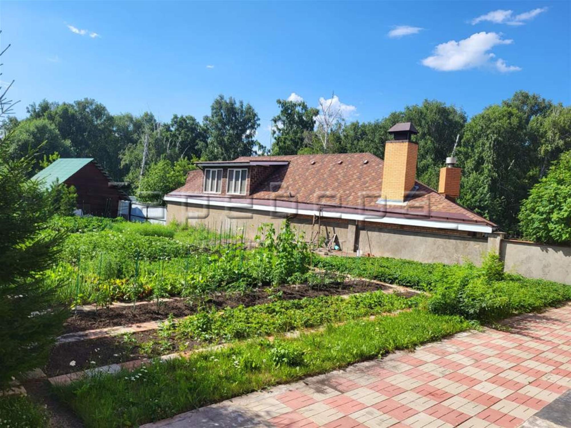 Купить дачу, дом, коттедж за 25 000 000 рублей на Еловая, 3