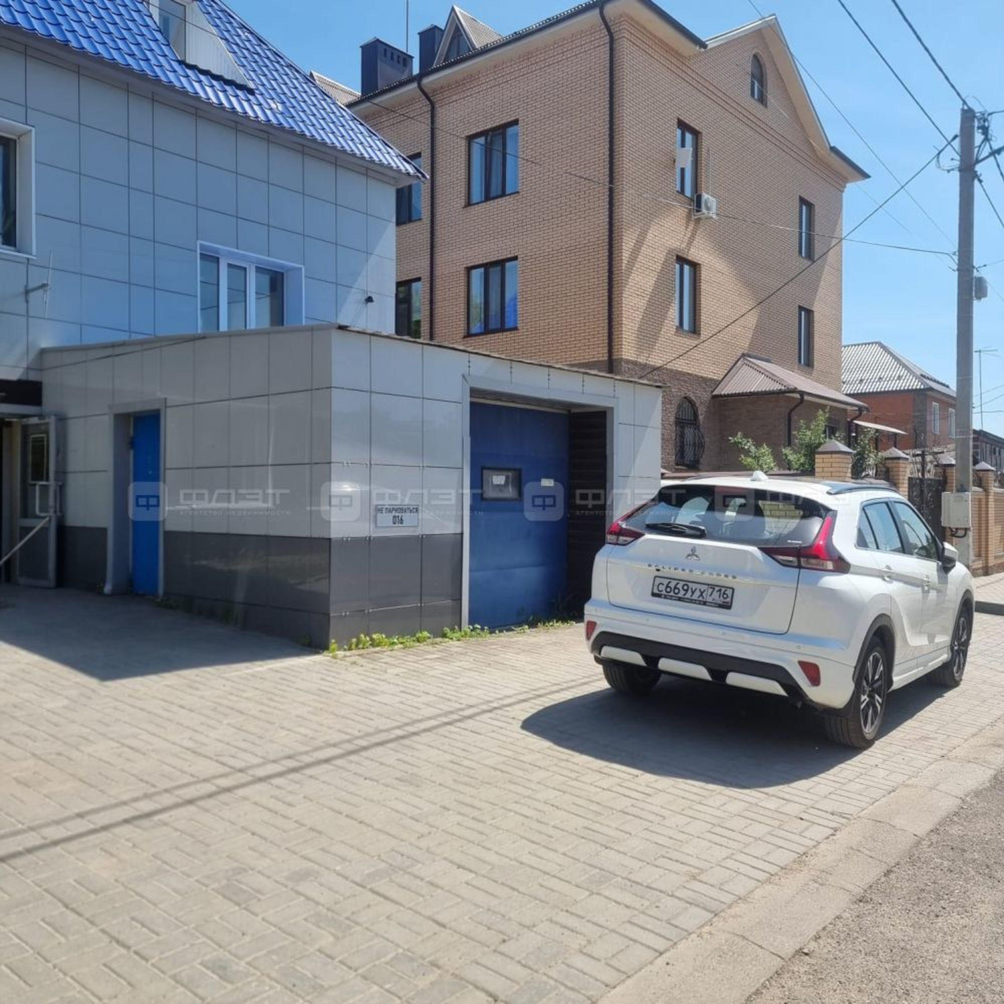Купить помещение свободного назначения за 100 000 000 рублей на ул. Масгута Латыпова, дом 24