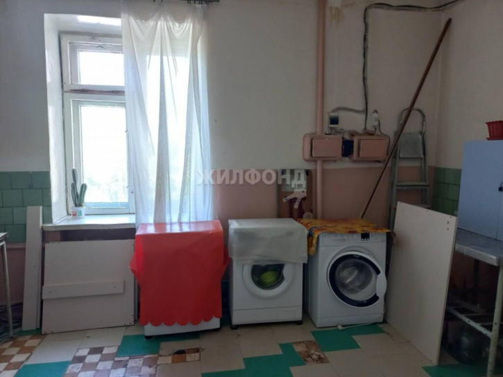 Комната Богдана Хмельницкого, 11