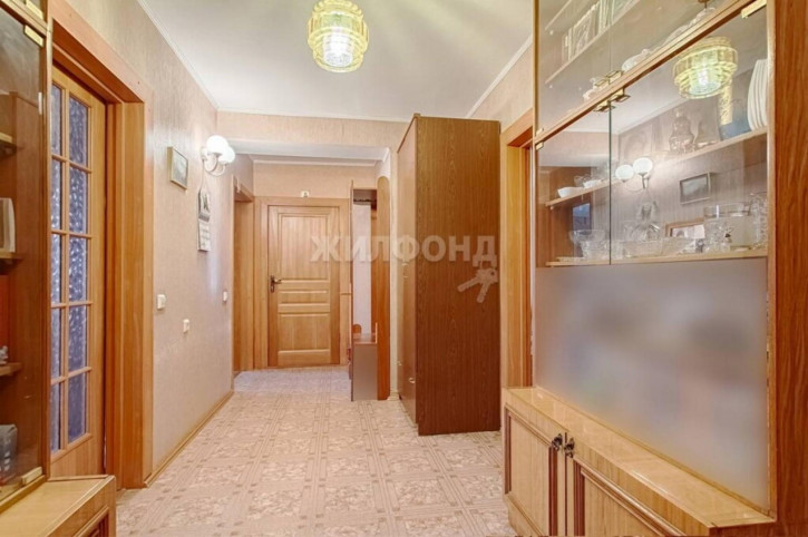 3-комн квартира Островского, 53/1