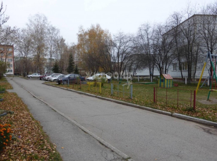 2-комн квартира Лунная, 25