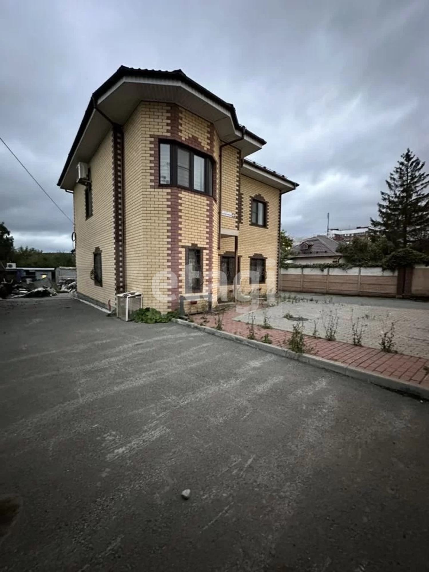 Купить дачу, дом, коттедж за 22 900 000 рублей на Елизавет,Колхозников 40А