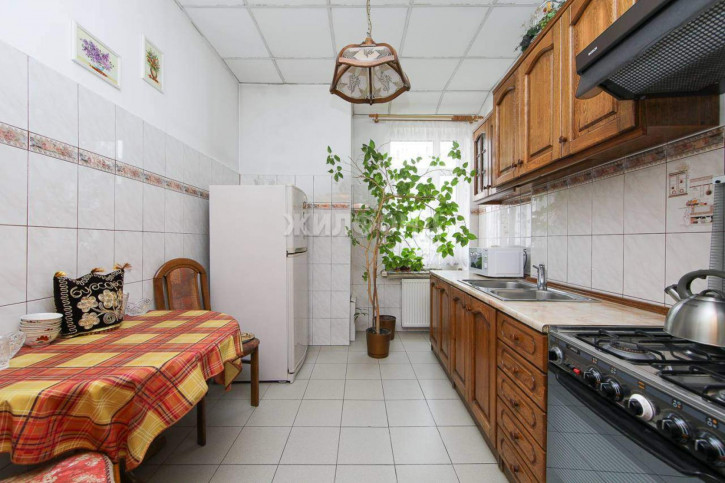 3-комн квартира Красная улица, д.28