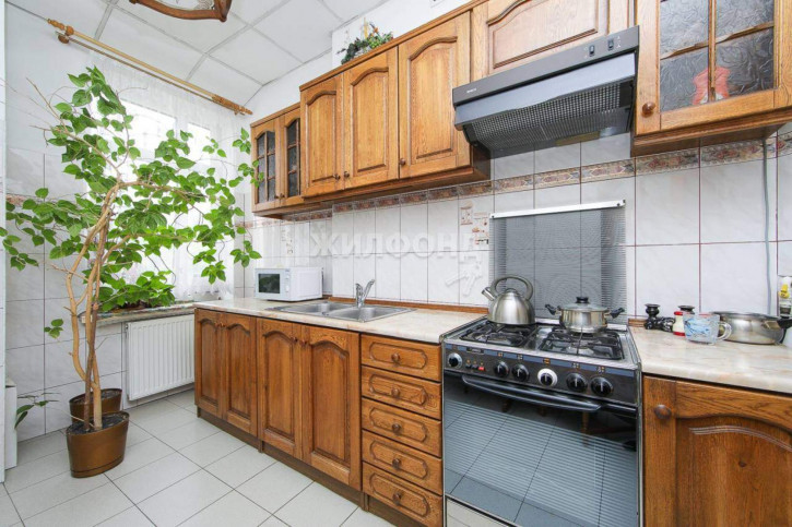 3-комн квартира Красная улица, д.28