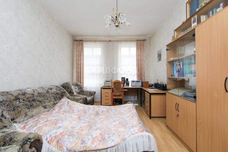 3-комн квартира Красная улица, д.28