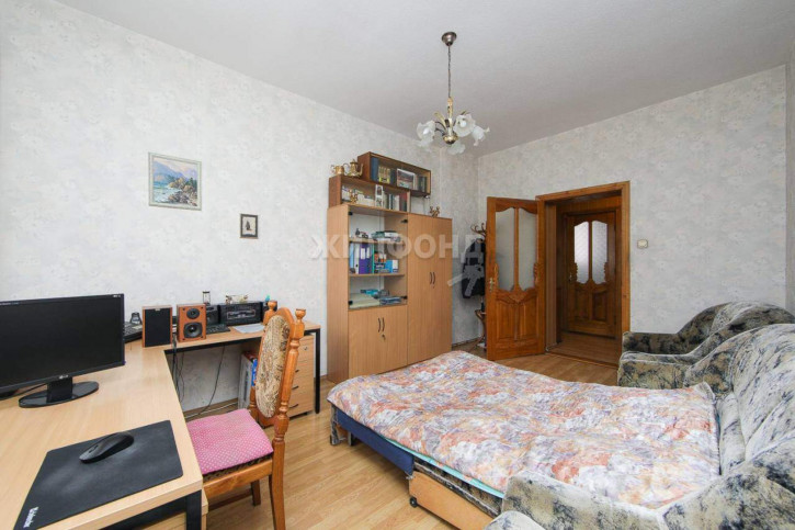 3-комн квартира Красная улица, д.28