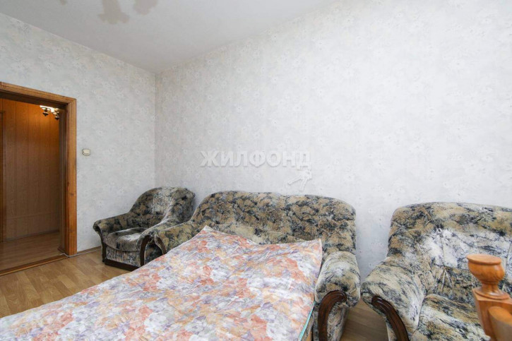 3-комн квартира Красная улица, д.28