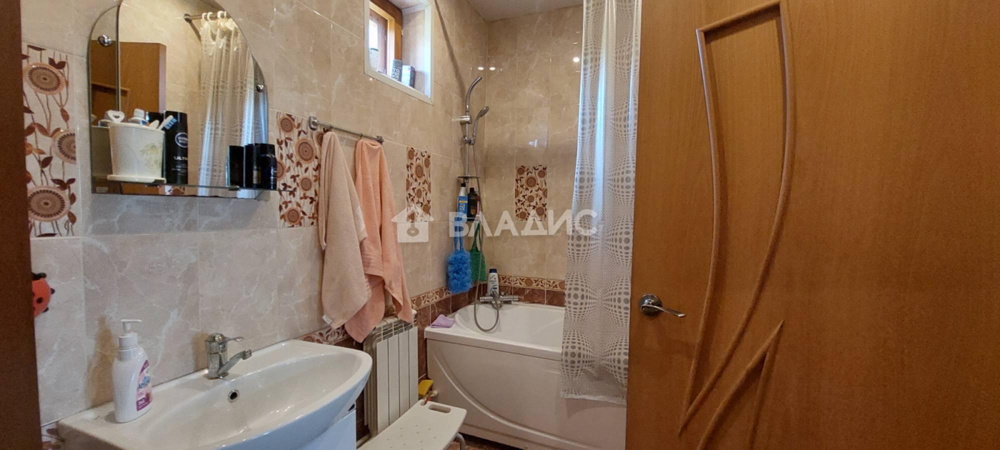 Купить дачу, дом, коттедж за 12 800 000 рублей на Железнодорожная улица