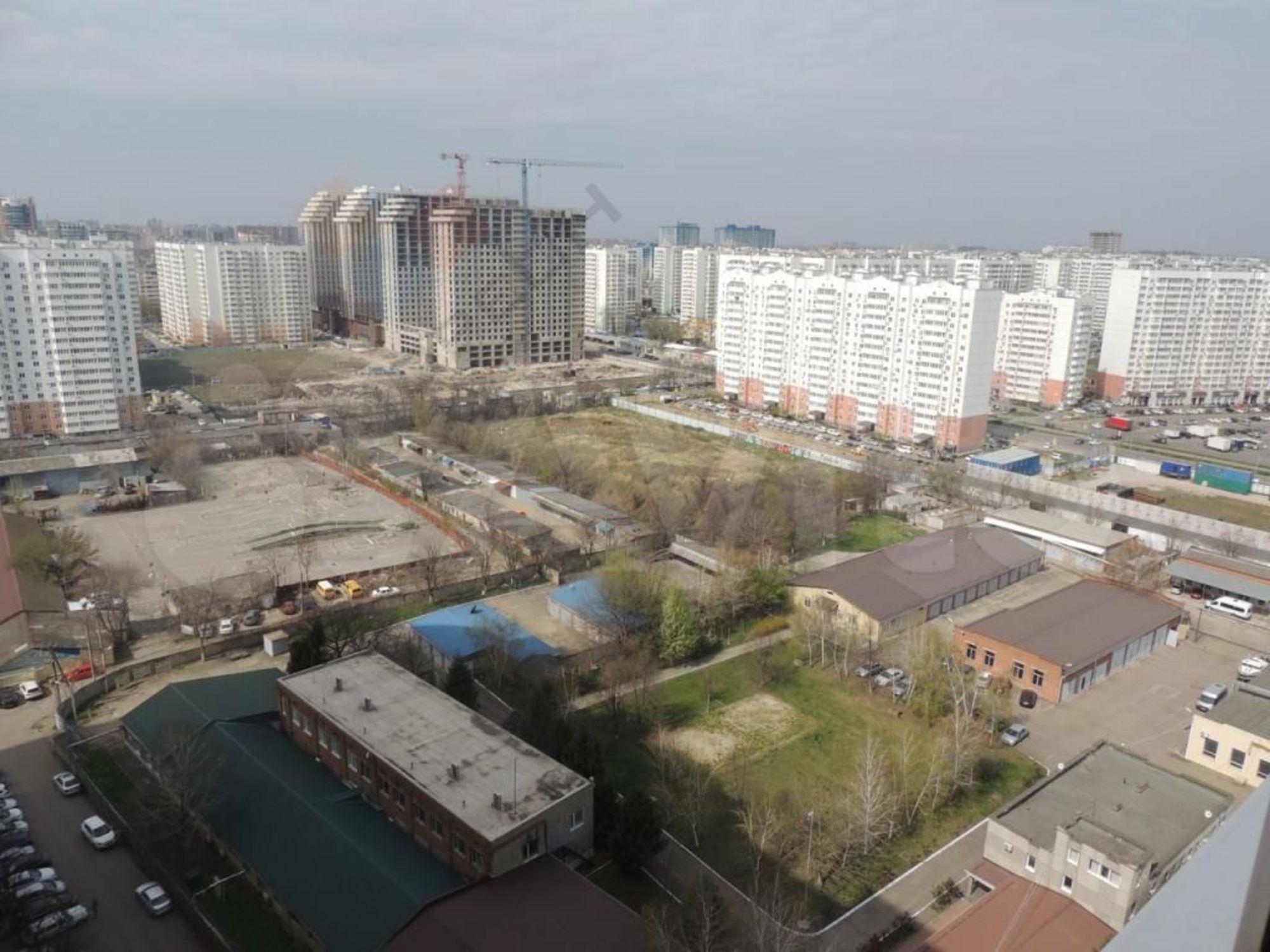 Купить квартиру за 12 000 000 рублей на Российская ул, 79/3к2