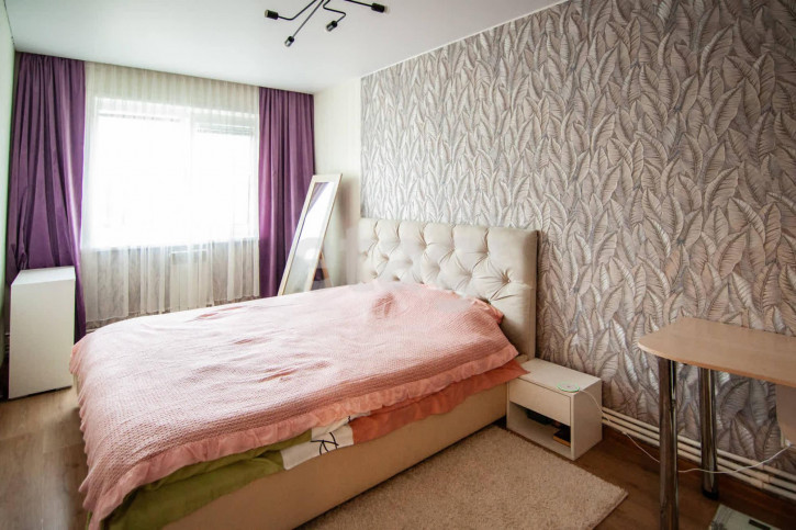 2-комн квартира Венеция мкр., 58
