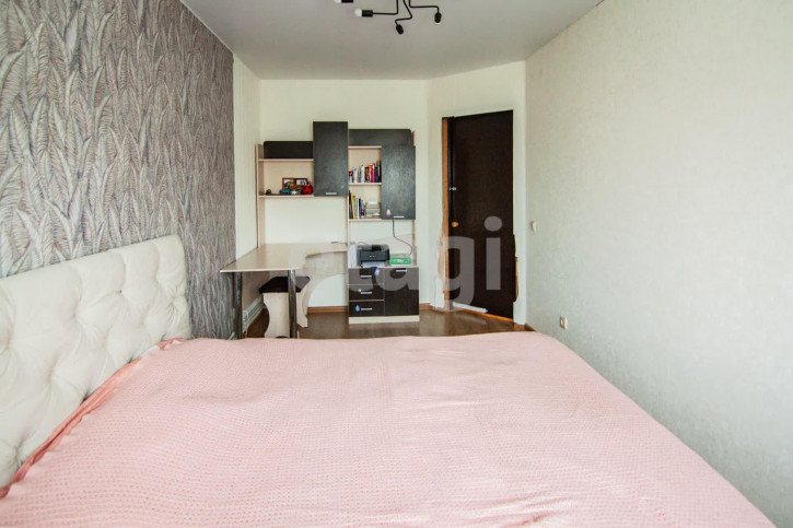 2-комн квартира Венеция мкр., 58