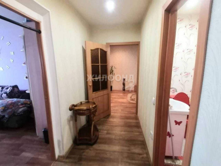 4-комн квартира Шахтеров проспект, д.61