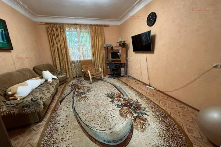 3-комн квартира Братская 6