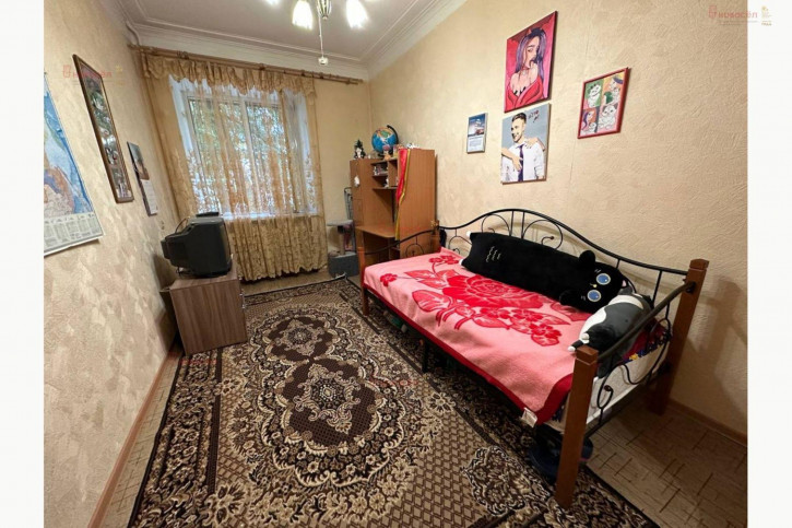 3-комн квартира Братская 6