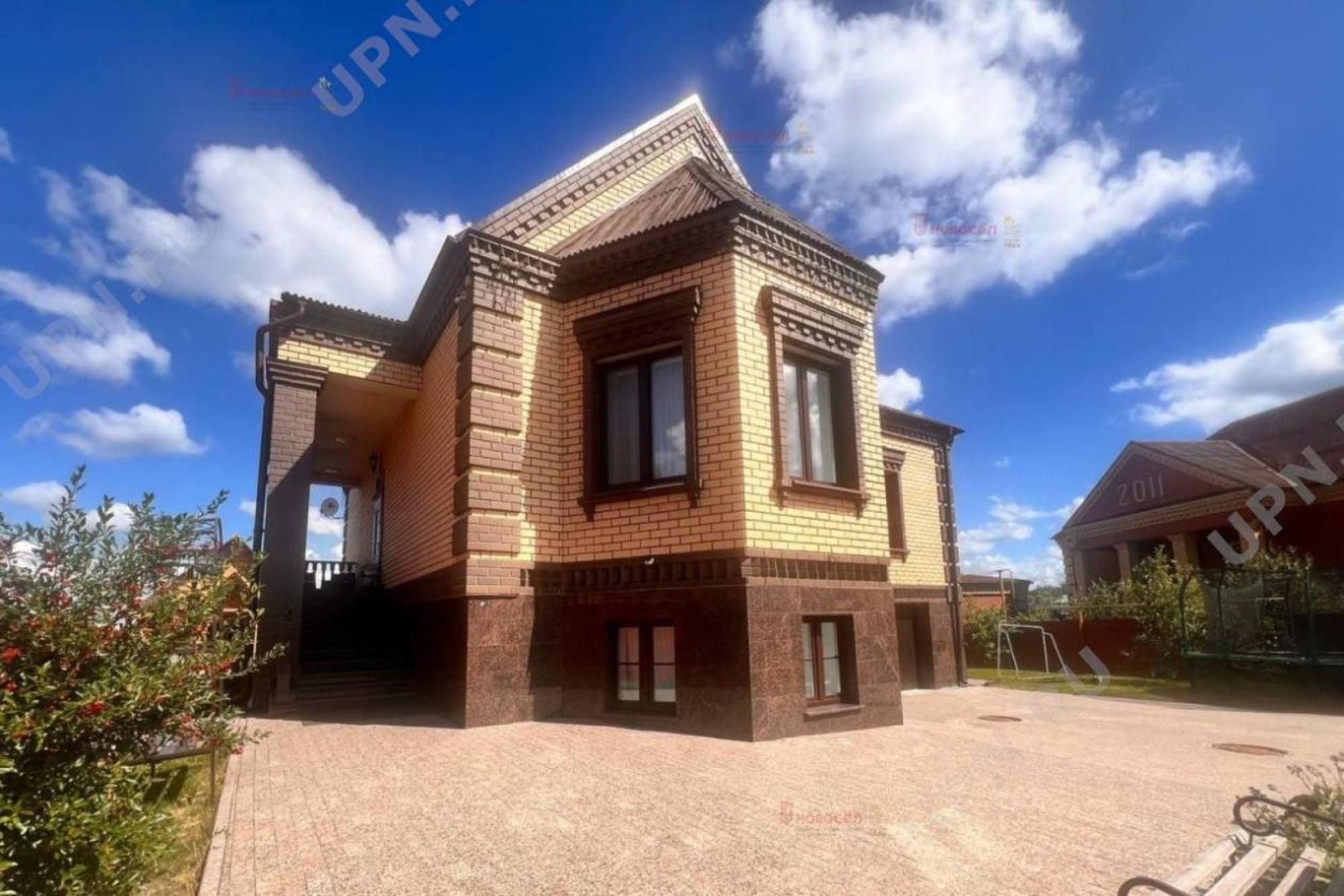Купить дачу, дом, коттедж за 22 150 000 рублей на луначарского, 75/е