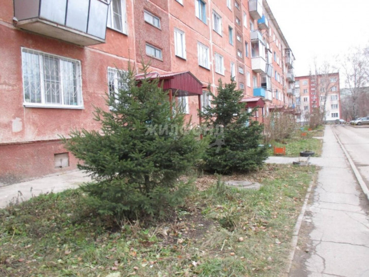 2-комн квартира Лунная, 25