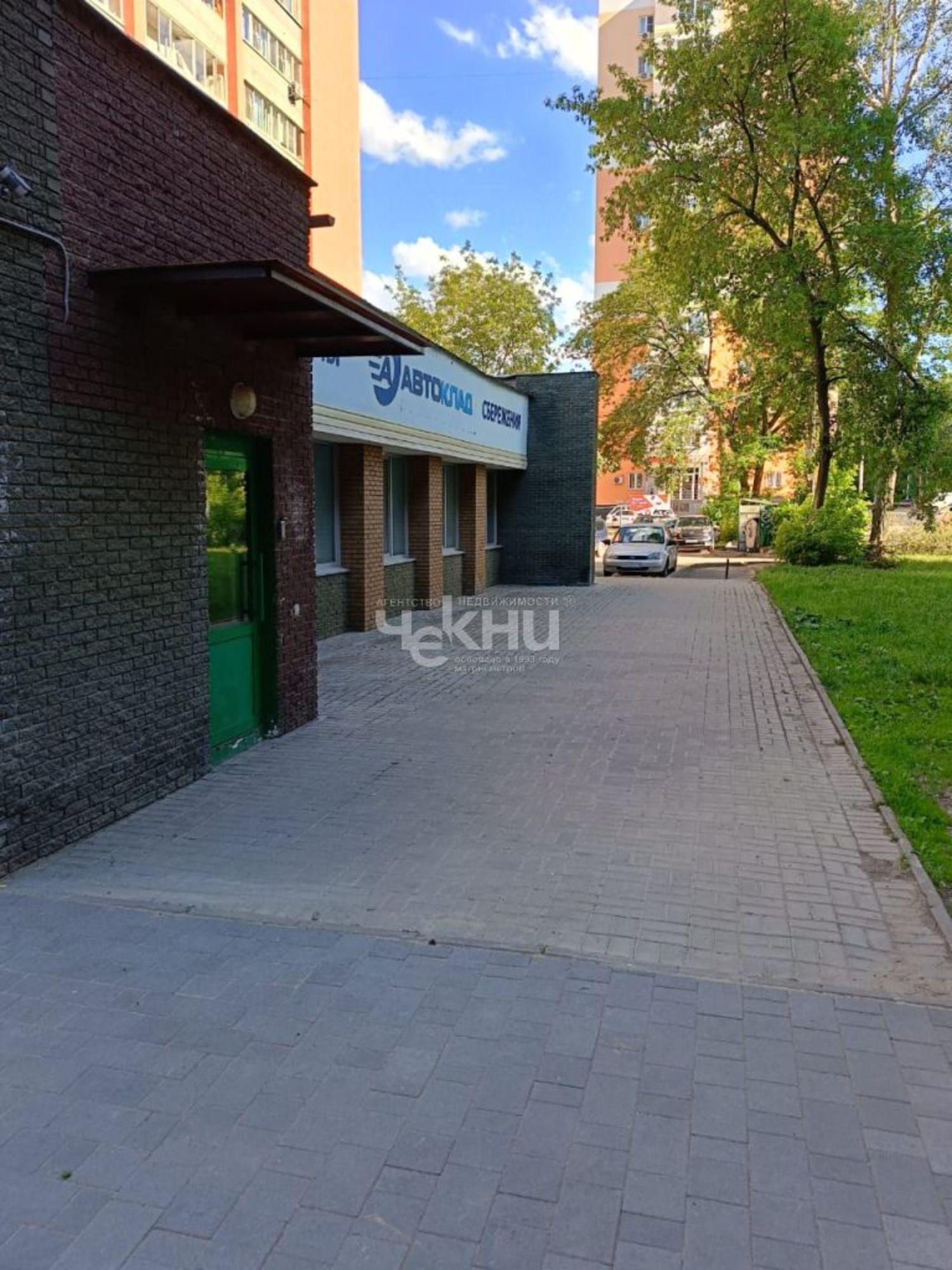 Купить помещение свободного назначения за 14 990 000 рублей на Коминтерна ул, 182