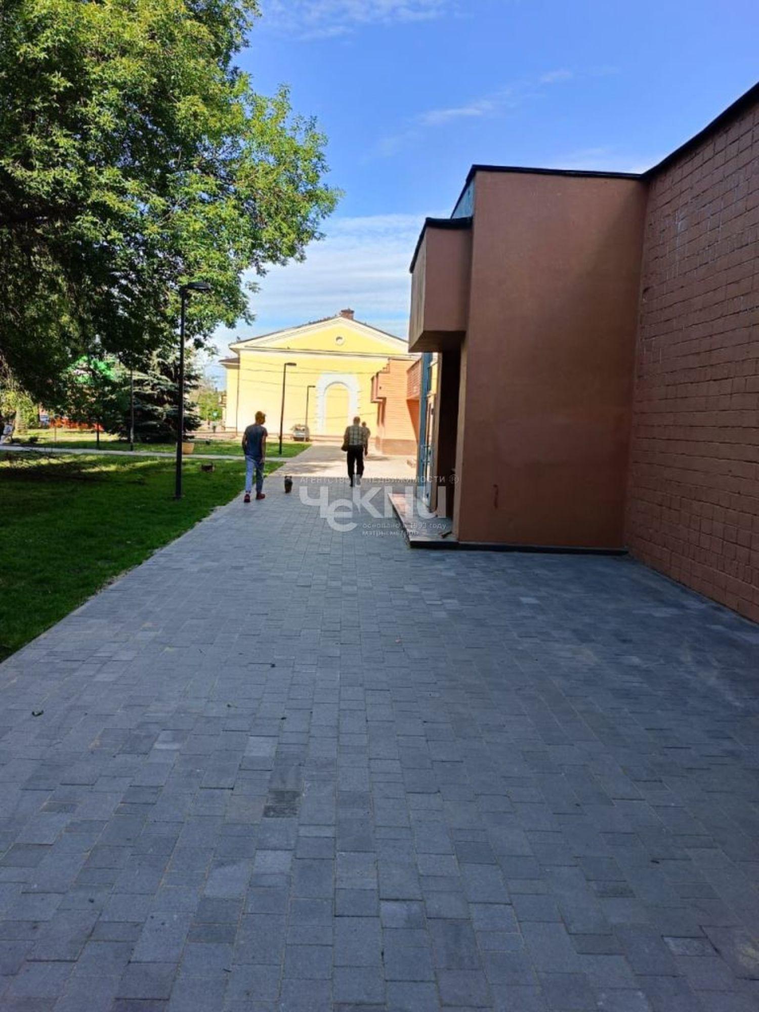 Купить помещение свободного назначения за 14 990 000 рублей на Коминтерна ул, 182