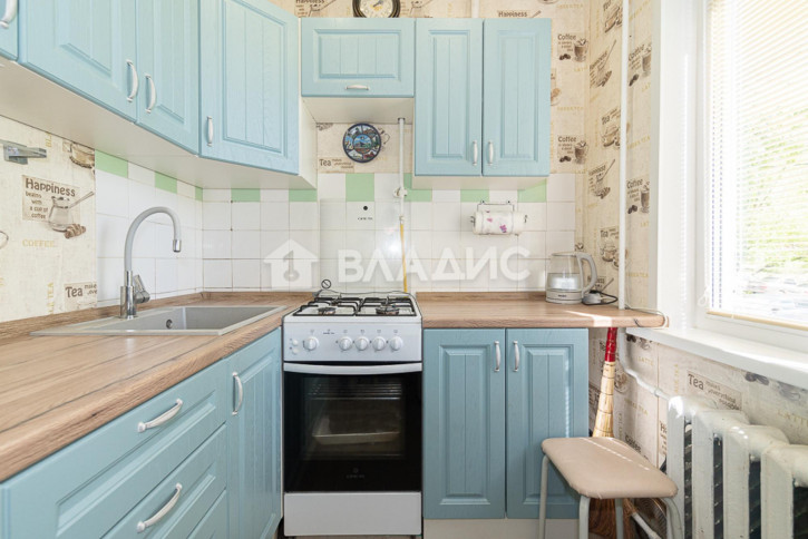 3-комн квартира улица Сурикова