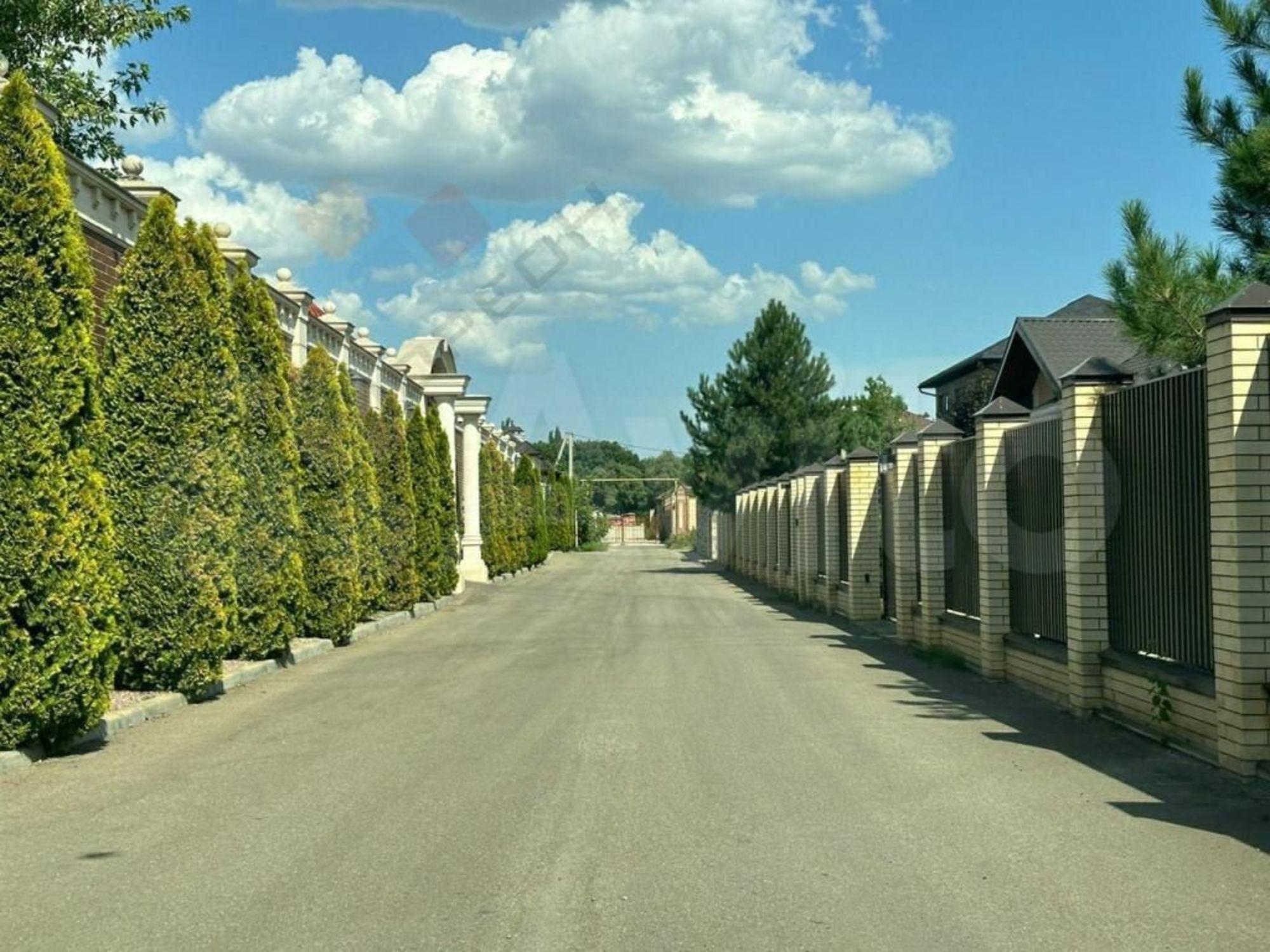 Купить дачу, дом, коттедж за 28 500 000 рублей на Грушевая ул