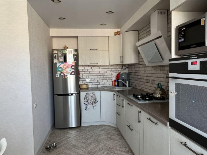 3-комн квартира Песочная ул, 19г
