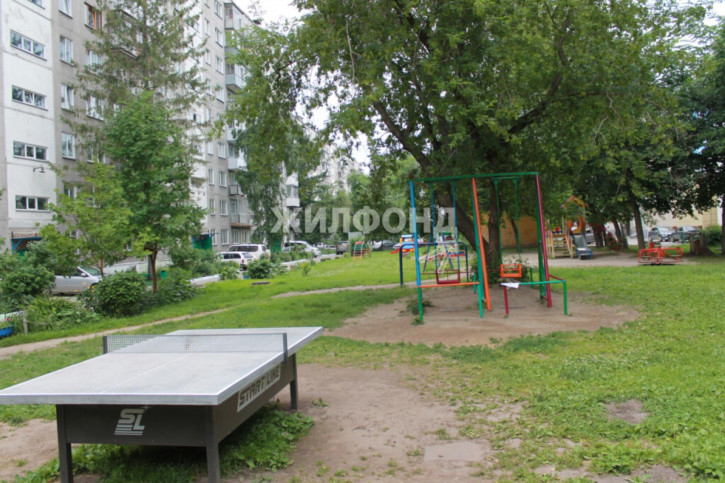 4-комн квартира Учительская, 17/1