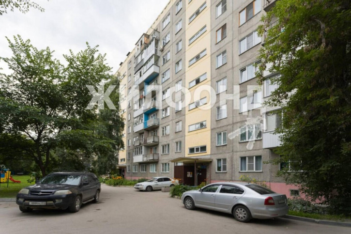 4-комн квартира Учительская, 17/1