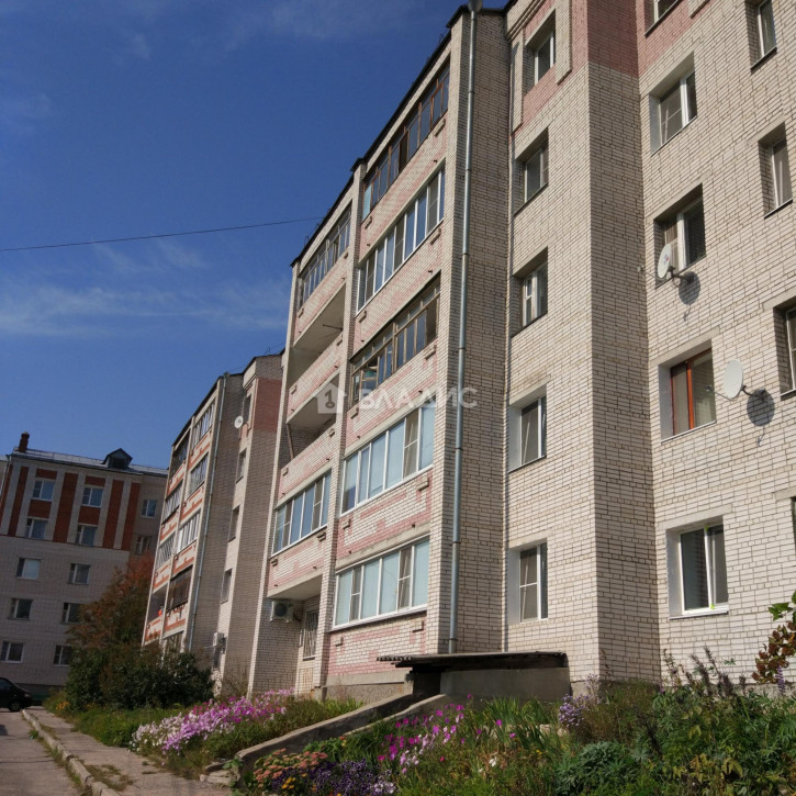 3-комн квартира Строительный проезд