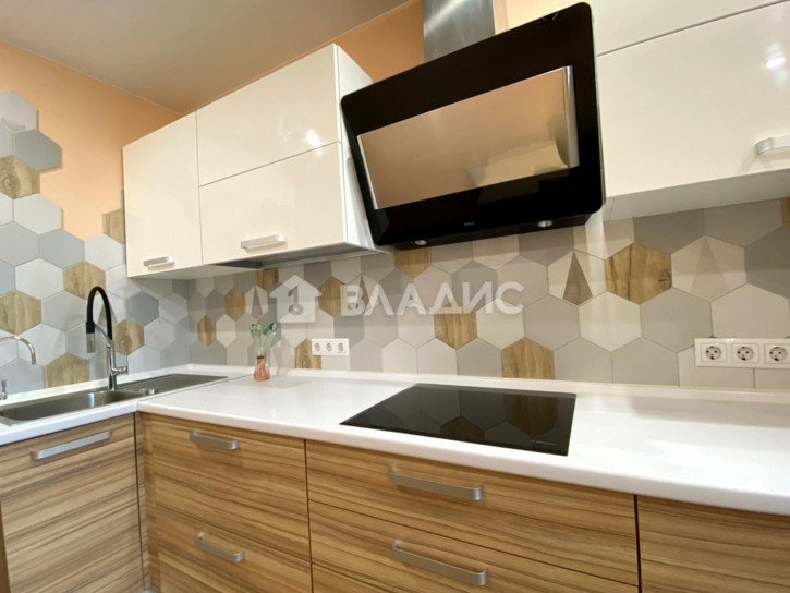 3-комн квартира улица Нижняя Дуброва