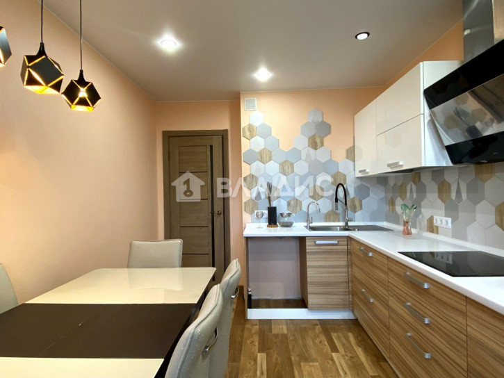 3-комн квартира улица Нижняя Дуброва