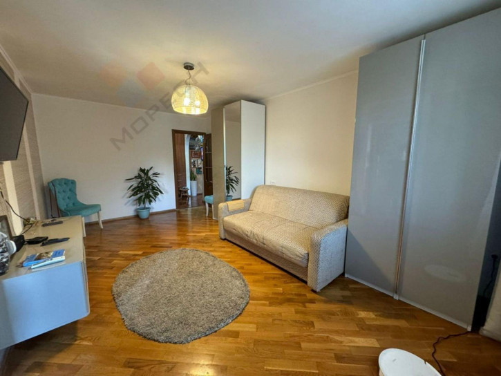 4-комн квартира Дзержинского ул, 155/1