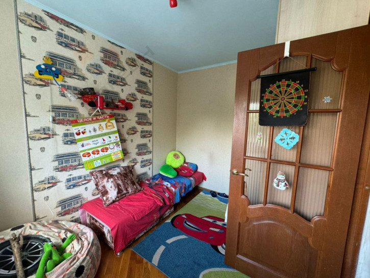 4-комн квартира Дзержинского ул, 155/1