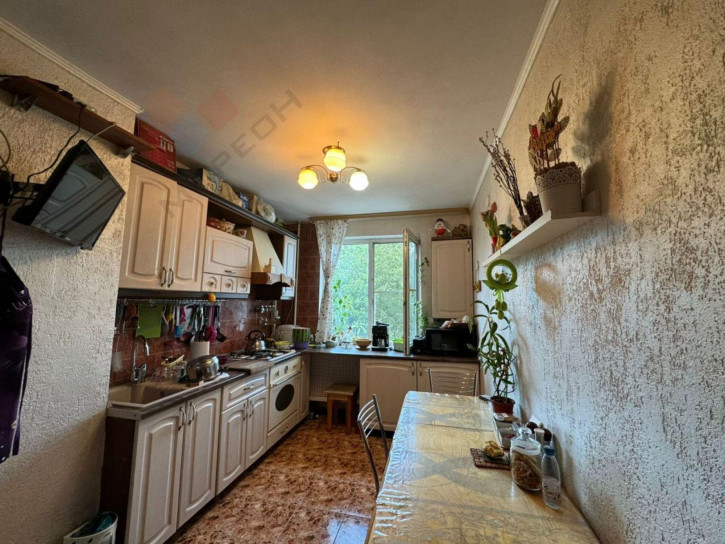 4-комн квартира Дзержинского ул, 155/1