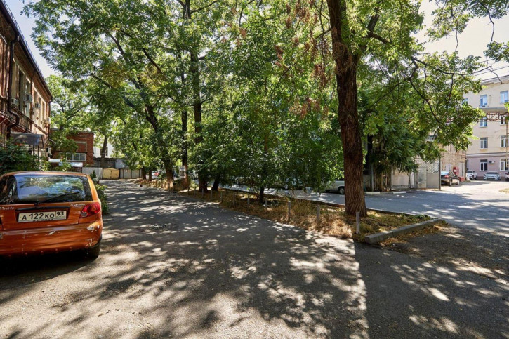 2-комн квартира Митрофана Седина ул, 28
