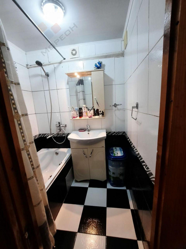 3-комн квартира Ленина ул, 32