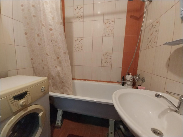 2-комн квартира г. Астрахань,  Кировский район,  ул Минусинская, д.4 к.1