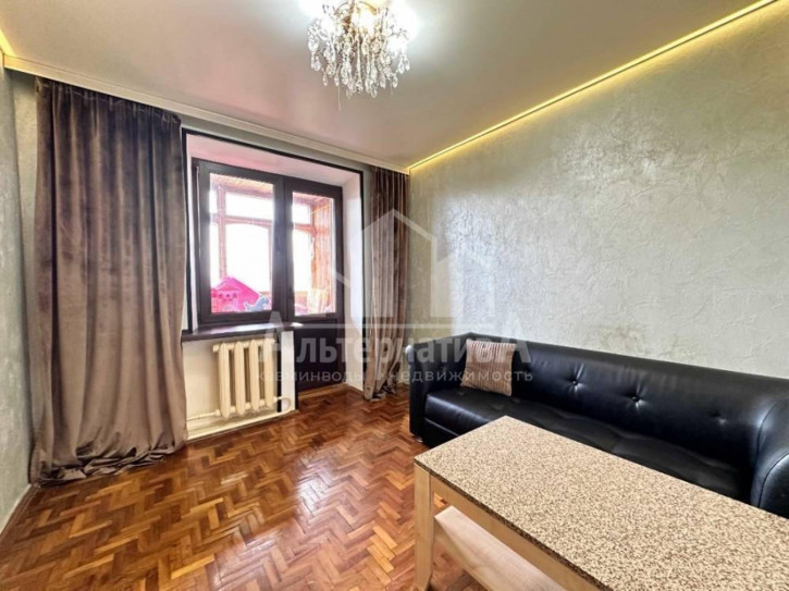 3-комн квартира Водопойная ул.