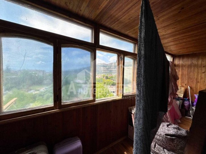 3-комн квартира Водопойная ул.