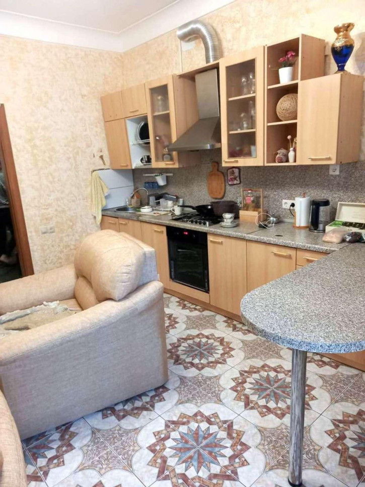 3-комн квартира Советской Армии улица, 204