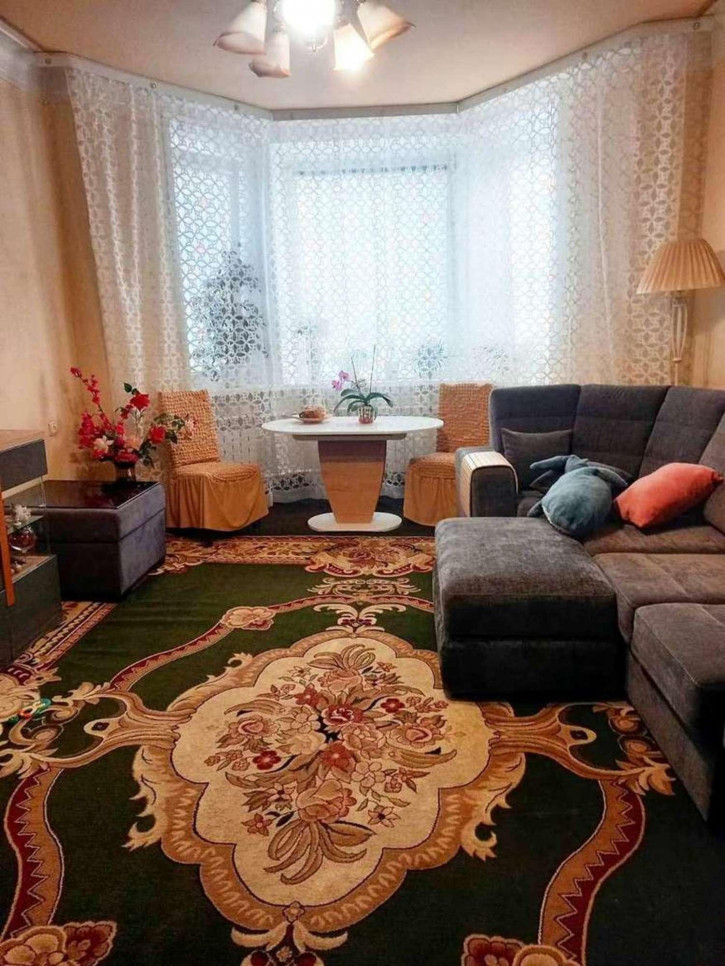 3-комн квартира Советской Армии улица, 204