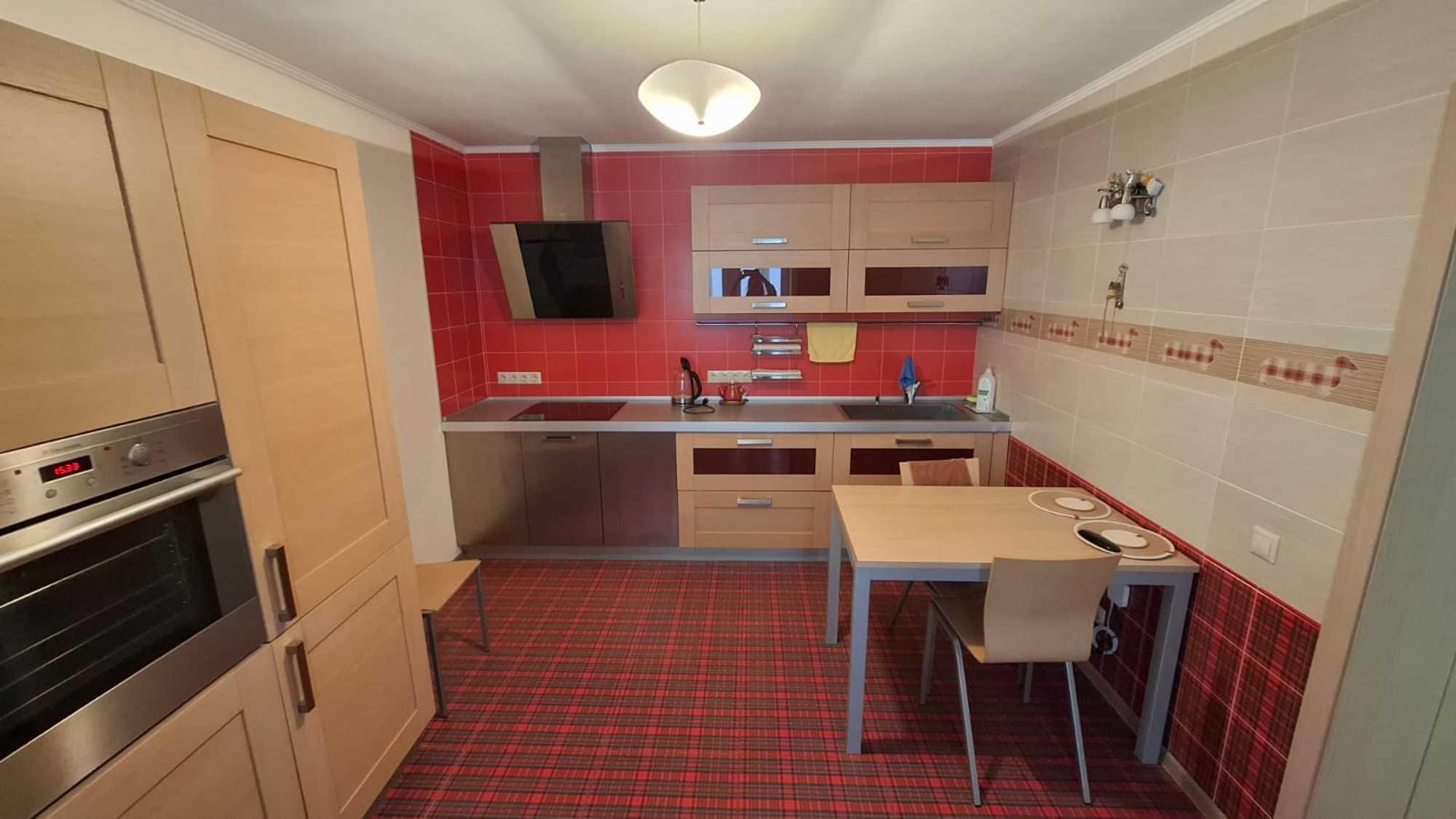 Сдать квартиру за 45 000 рублей на Цюрупы ул, 145