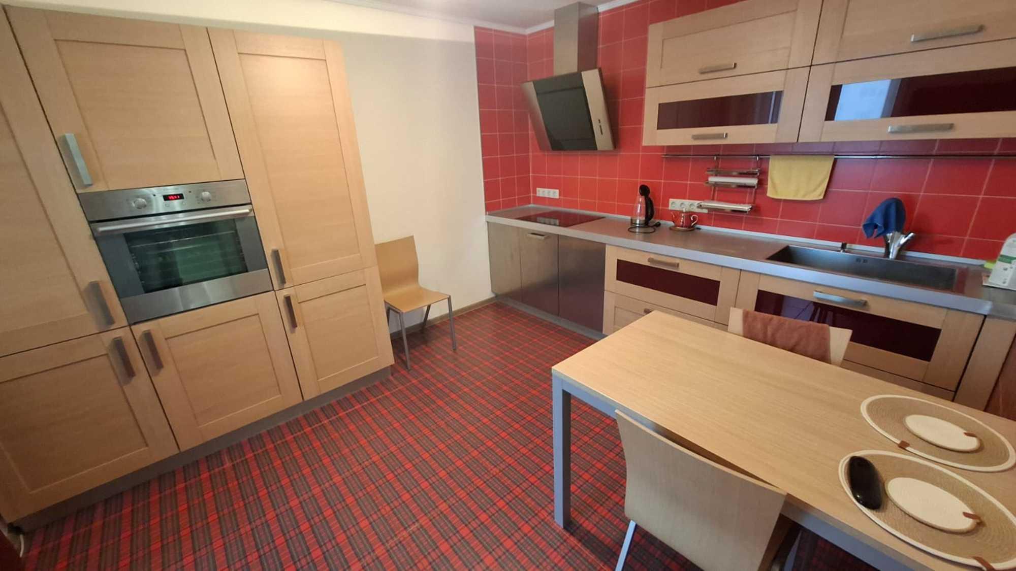 Сдать квартиру за 45 000 рублей на Цюрупы ул, 145