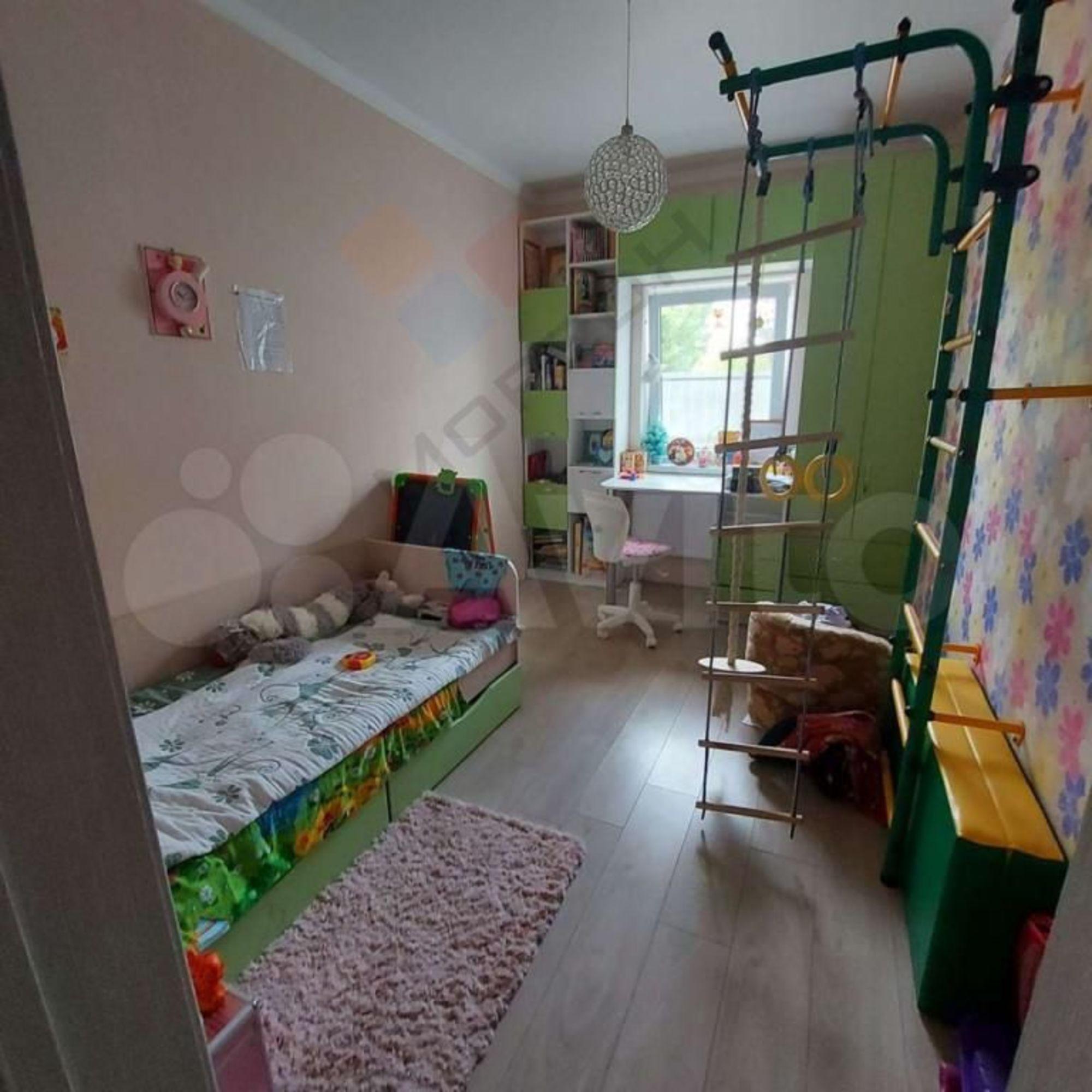Купить дачу, дом, коттедж за 11 000 000 рублей на Российская ул, 9