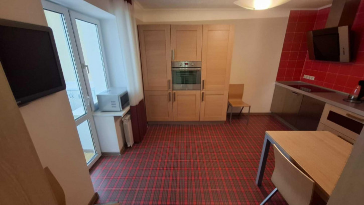 1-комн квартира Цюрупы ул, 145