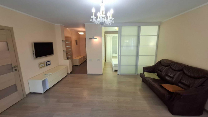 1-комн квартира Цюрупы ул, 145