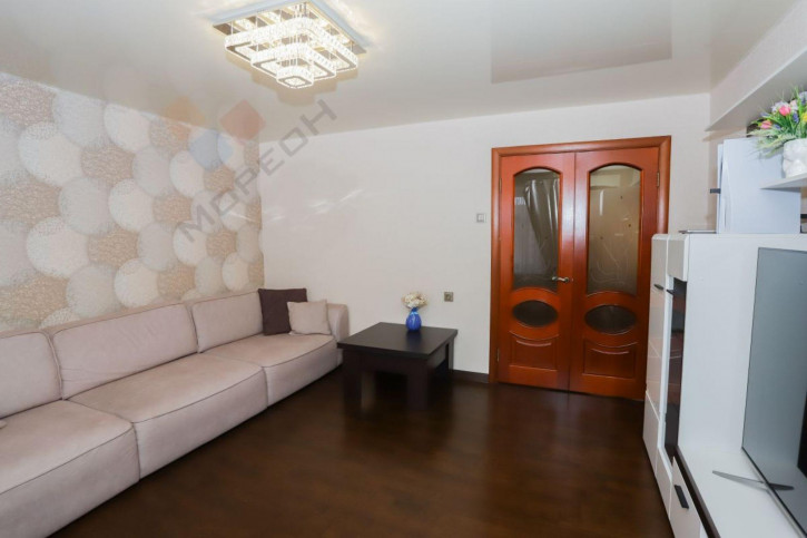 2-комн квартира Звёздная ул, 11